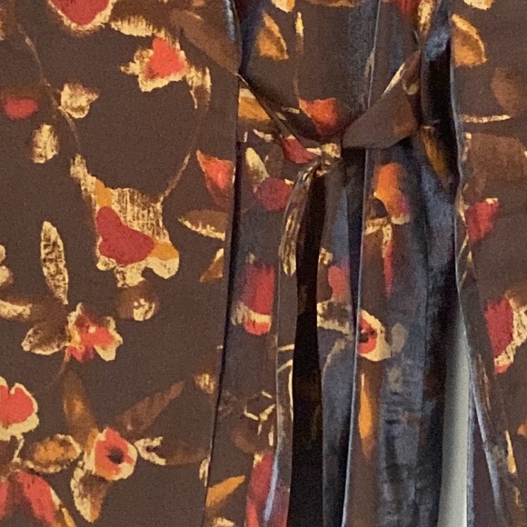 Shiny Material, But is Sooo Nice - Picture 3 of 5